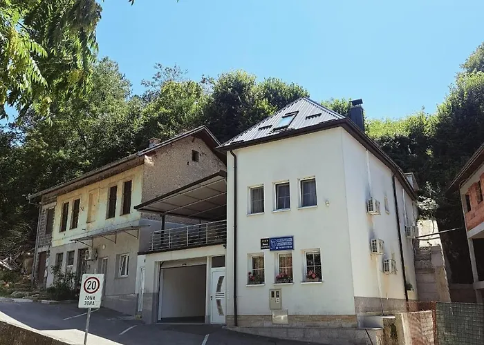 Apartmani Waterfall / Vodopad